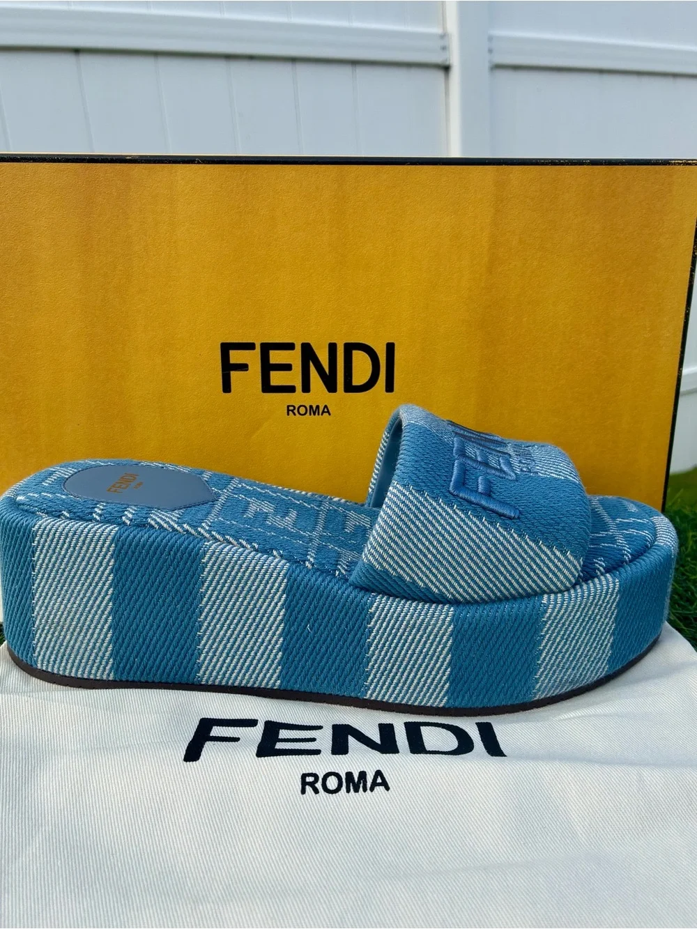 FENDI SUNSHINE STRIPED DENIM PLATFORM SLIDE SANDALS EMBROIDERED LOGO SZ 38.5 NEW
